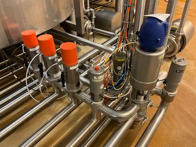 Immagine panoramica di Alfa Laval pneumatic valve (14x)